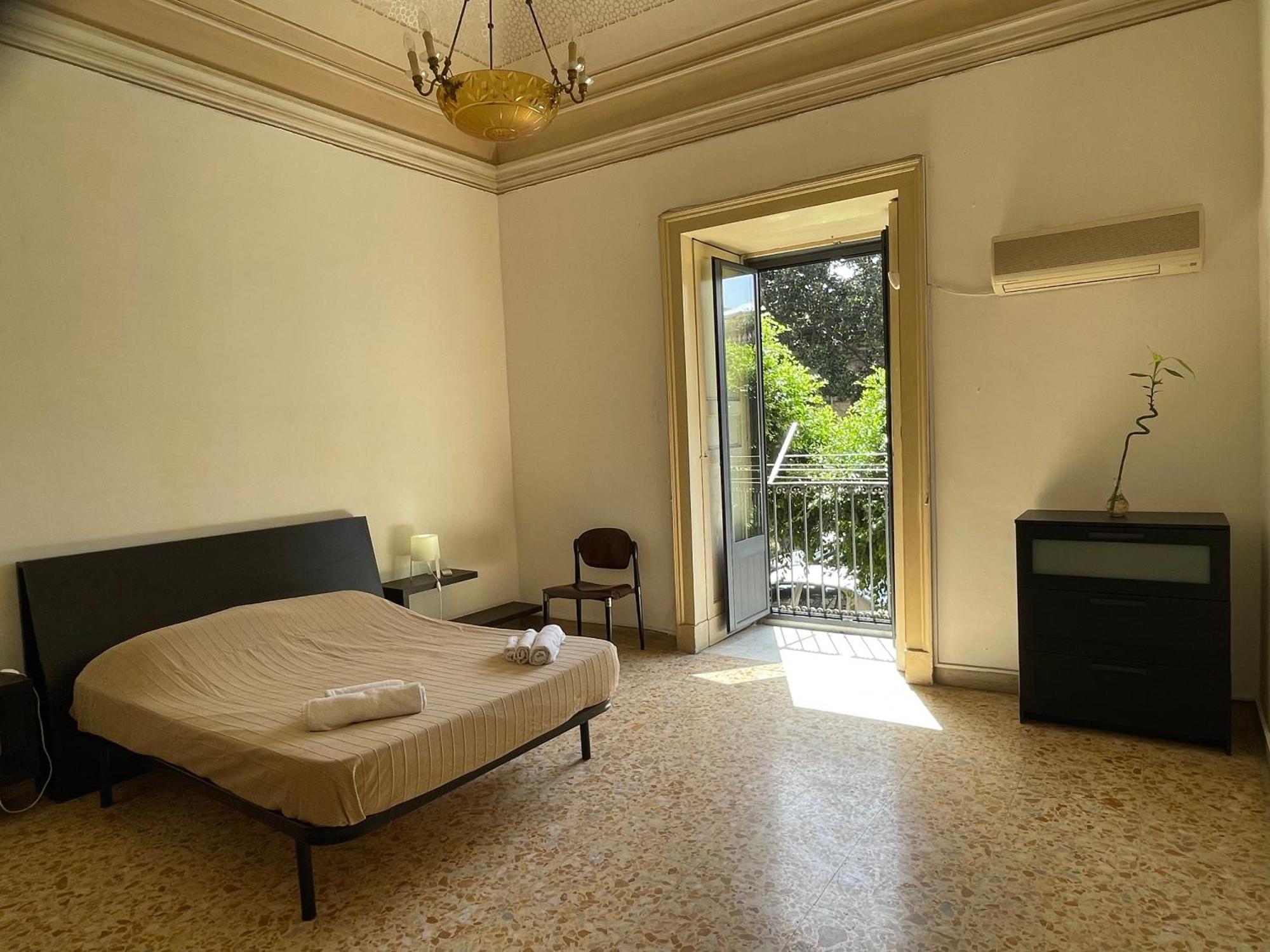 Bed And Books Bed and Breakfast Κατάνια Εξωτερικό φωτογραφία